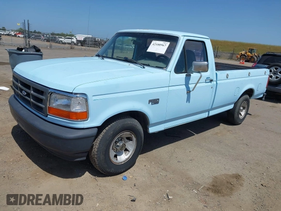 1996 Ford F-150 z VIN 1FTEF15N8TLB31839, wystawiony jako IAAI lot #42100967 z przebiegiem 236 415 mil mil oraz . Historia ofert i sprzedaży dostępna na DreamBid. Obrazek 2.