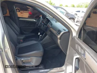 2023 Volkswagen Tiguan SE R-Line Black с VIN 3VVCB7AX5PM064412, выставлен на аукционе IAAI как лот 42279912 с пробегом 72 528 миль миль и . История ставок и продаж доступна на DreamBid. Изображение 5.