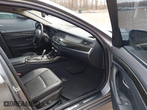 2013 BMW 5 Series 528i xDrive with VIN WBAXH5C55DD111408, listed as a IAAI auction lot 41954630 with 126,704 mi miles. Bid and sale history available at carsss.com. Image 5.