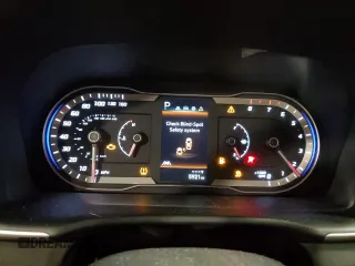 2024 Hyundai Santa Cruz SEL z VIN 5NTJBDAE3RH099785, wystawiony jako Copart lot #44244815 z przebiegiem 5 921 mil mil oraz Szkoda całkowita • Salvage title. Historia ofert i sprzedaży dostępna na DreamBid. Obrazek 9.