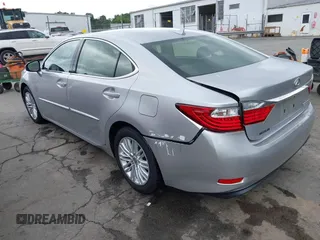 2014 Lexus ES 330 z VIN JTHBK1GG4E2098648, wystawiony jako IAAI lot #42254508 z przebiegiem 99 610 mil mil oraz . Historia ofert i sprzedaży dostępna na DreamBid. Obrazek 3.
