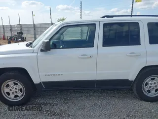 2017 Jeep Patriot Sport with VIN 1C4NJPBA8HD149312, listed as a IAAI auction lot 42176455 with 123,919 mi miles. Bid and sale history available at carsss.com. Image 14.