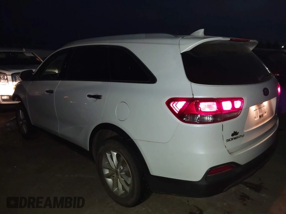 2018 Kia Sorento LX with VIN 5XYPG4A33JG346937, listed as a IAAI auction lot 40981792 with 80,590 mi miles. Bid and sale history available at carsss.com. Image 3.