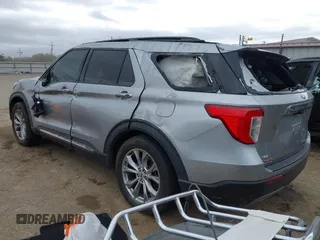 2020 Ford Explorer XLT with VIN 1FMSK8DH3LGC80022, listed as a IAAI auction lot 41827820 with 59,886 mi miles. Bid and sale history available at carsss.com. Image 3.