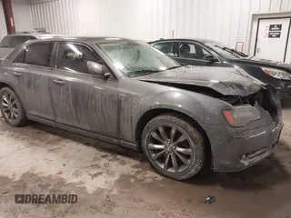 2014 Chrysler 300 with VIN 2C3CCAGG0EH297937, listed as a IAAI auction lot 41400153 with 161,186 mi miles. Bid and sale history available at carsss.com. Image 1.