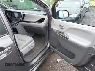 2018 Toyota Sienna XLE Auto Access Seat with VIN 5TDYZ3DC8JS916681, listed as a IAAI auction lot 42257674 with 124,262 mi miles and . Bid and sale history available at DreamBid. Image 5.