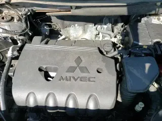 2018 Mitsubishi Outlander ES z VIN JA4AD2A31JZ010301, wystawiony jako Copart lot #64265795 z przebiegiem 119 913 mil mil oraz Szkoda całkowita • Salvage title. Historia ofert i sprzedaży dostępna na DreamBid. Obrazek 16.