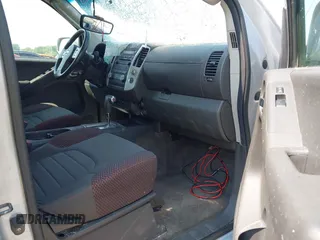 2011 Nissan Frontier Pro-4X с VIN 1N6AD0EV0BC415542, выставлен на аукционе IAAI как лот 42455036 с пробегом 153 099 миль миль и . История ставок и продаж доступна на DreamBid. Изображение 5.