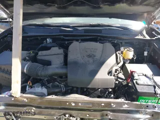 2019 Toyota Tacoma 4WD SR with VIN 3TMCZ5AN2KM268915, listed as a IAAI auction lot 41696555 with 33,573 mi miles. Bid and sale history available at carsss.com. Image 10.