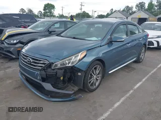 2015 Hyundai Sonata Sport z VIN 5NPE34AB8FH232023, wystawiony jako IAAI lot #42093888 z przebiegiem 212 144 mil mil oraz . Historia ofert i sprzedaży dostępna na DreamBid. Obrazek 2.