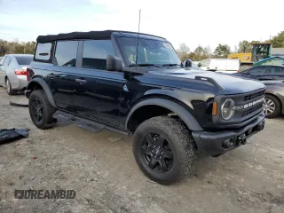 2022 Ford Bronco with VIN 1FMDE5BH0NLB86904, listed as a Copart auction lot 42948115 with 38,438 mi miles and Non Repairable. Bid and sale history available at DreamBid. Image 4.