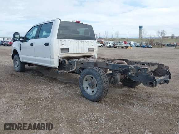 2017 Ford Super Duty F-250 SRW XL with VIN 1FD7W2B69HEC90498, listed as a IAAI auction lot 42032220 with 1 mi miles. Bid and sale history available at carsss.com. Image 3.