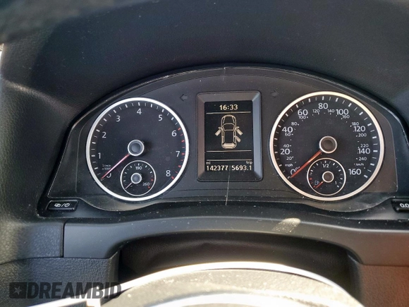 2014 Volkswagen Tiguan SEL z VIN WVGAV3AX6EW030705, wystawiony jako Copart lot #52156805 z przebiegiem 142 377 mil mil oraz Szkoda całkowita • Salvage title. Historia ofert i sprzedaży dostępna na DreamBid. Obrazek 9.