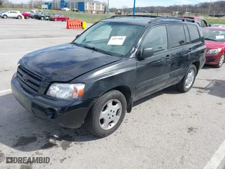 2004 Toyota Highlander with VIN JTEEP21AX40008810, listed as a IAAI auction lot 41877008 with 215,800 mi miles. Bid and sale history available at carsss.com. Image 2.
