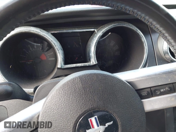 2007 Ford Mustang GT Deluxe with VIN 1ZVHT85H075325586, listed as a IAAI auction lot 40581160 with Not Provided miles and . Bid and sale history available at carsss.com. Image 7.