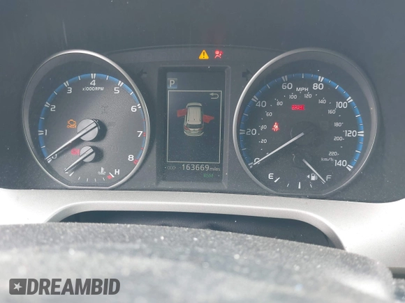 2018 Toyota RAV4 XLE with VIN 2T3WFREVXJW501296, listed as a IAAI auction lot 42358130 with 163,669 mi miles and . Bid and sale history available at DreamBid. Image 7.