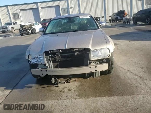 2006 Chrysler 300 C z VIN 2C3LA63H26H408619, wystawiony jako Copart lot #43429815 z przebiegiem 228 355 mil mil oraz Szkoda całkowita • Salvage title. Historia ofert i sprzedaży dostępna na DreamBid. Obrazek 11.
