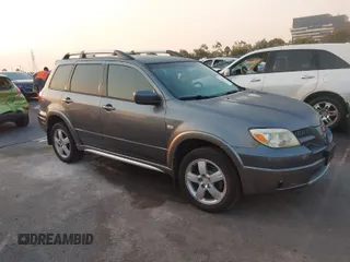 2005 Mitsubishi Outlander XLS with VIN JA4LX41F75U022428, listed as a IAAI auction lot 40293668 with 190,917 mi miles. Bid and sale history available at carsss.com. Image 1.