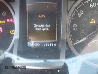 2017 Toyota Tacoma SR5 с VIN 3TMCZ5AN8HM062622, выставлен на аукционе IAAI как лот 41414330 с пробегом 39 399 миль миль и . История ставок и продаж доступна на DreamBid. Изображение 16.