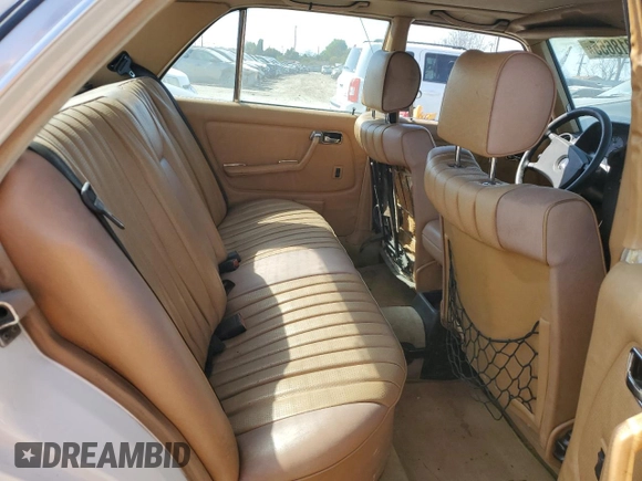 1985 Mercedes-Benz 300 with VIN WDBAB33C5FA264693, listed as a Copart auction lot 47318655 with 241,531 mi miles and Clean Title. Bid and sale history available at DreamBid. Image 10.