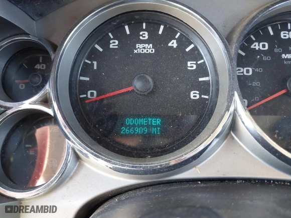 2007 Chevrolet Silverado 1500 LT w/1LT with VIN 2GCEC13C571695258, listed as a IAAI auction lot 41239531 with 266,909 mi miles. Bid and sale history available at carsss.com. Image 15.