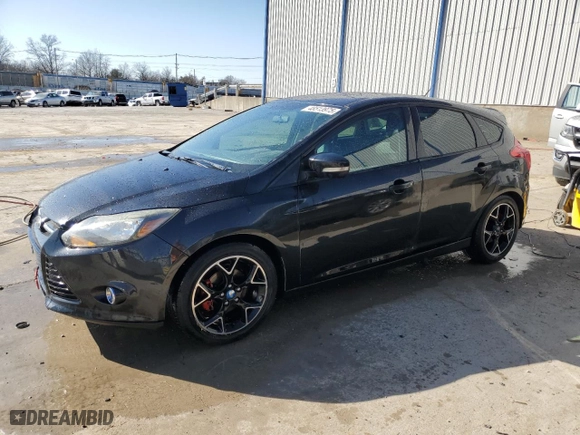 2013 Ford Focus SE with VIN 1FADP3K28DL217108, listed as a Copart auction lot 48513975 with 136,746 mi miles and Non Repairable. Bid and sale history available at carsss.com. Image 1.