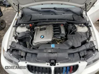 2006 BMW 3 Series 330i with VIN WBAVB33526KS32814, listed as a Copart auction lot 47785595 with 151,934 mi miles and Salvage Title. Bid and sale history available at DreamBid. Image 11.