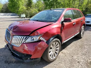 2013 Lincoln MKX z VIN 2LMDJ8JK9DBL14019, wystawiony jako Copart lot #56323495 z przebiegiem 128 687 mil mil oraz Czysty tytuł • Clean title. Historia ofert i sprzedaży dostępna na DreamBid. Obrazek 1.