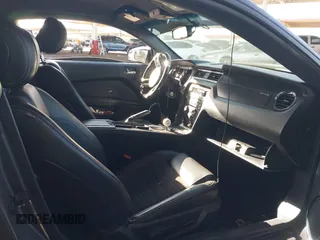 2014 Ford Mustang GT с VIN 1ZVBP8CF3E5303168, выставлен на аукционе IAAI как лот 42279821 с пробегом 104 306 миль миль и . История ставок и продаж доступна на DreamBid. Изображение 5.
