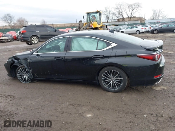 2022 Lexus ES 350 z VIN 58ADZ1B13NU122178, wystawiony jako IAAI lot #41125865 z przebiegiem 35 903 mil mil oraz . Historia ofert i sprzedaży dostępna na DreamBid. Obrazek 14.