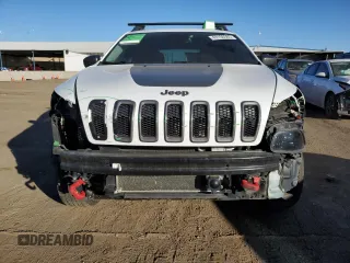 2017 Jeep Cherokee Trailhawk L Plus with VIN 1C4PJMBS3HD214387, listed as a Copart auction lot 43156585 with 84,246 mi miles and Salvage Title. Bid and sale history available at carsss.com. Image 5.