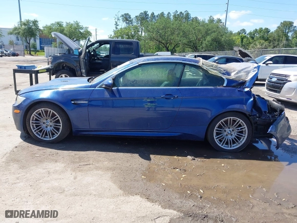 2013 BMW M3 with VIN WBSDX9C54DE785715, listed as a IAAI auction lot 41959235 with 1 mi miles. Bid and sale history available at carsss.com. Image 14.