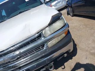 2001 Chevrolet Tahoe LS with VIN 1GNEK13T01R161951, listed as a IAAI auction lot 41762235 with 134,924 mi miles. Bid and sale history available at carsss.com. Image 14.