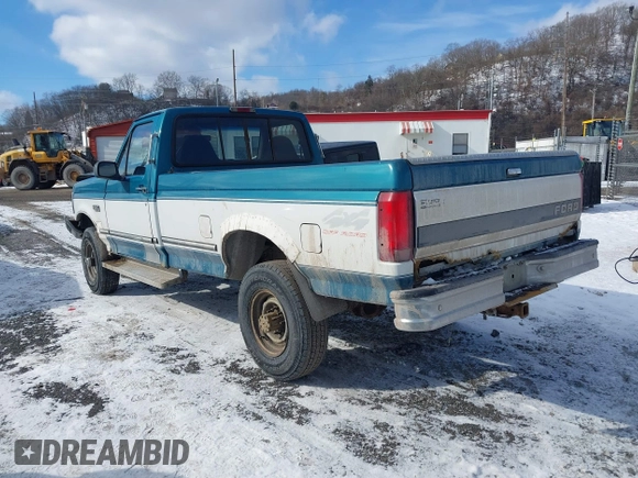 1996 Ford F-250 with VIN 2FTHF26G0TCA64327, listed as a IAAI auction lot 41397949 with 333,048 mi miles. Bid and sale history available at carsss.com. Image 3.