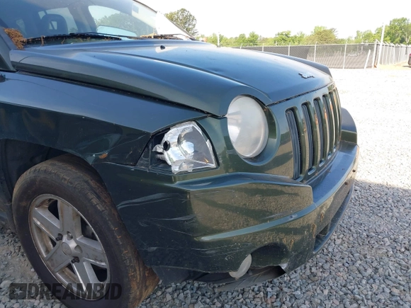 2008 Jeep Compass Sport with VIN 1J8FF47W88D722792, listed as a IAAI auction lot 42089007 with 140,897 mi miles and . Bid and sale history available at carsss.com. Image 12.