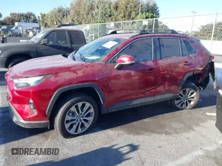 2022 Toyota RAV4 XLE Premium with VIN 2T3C1RFVXNW186053, listed as a IAAI auction lot 40141648 with 7,598 mi miles. Bid and sale history available at carsss.com. Image 14.