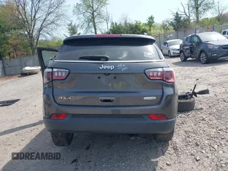 2019 Jeep Compass Latitude z VIN 3C4NJDBB5KT660906, wystawiony jako IAAI lot #42109583 z przebiegiem Nie podano mil oraz . Historia ofert i sprzedaży dostępna na DreamBid. Obrazek 16.