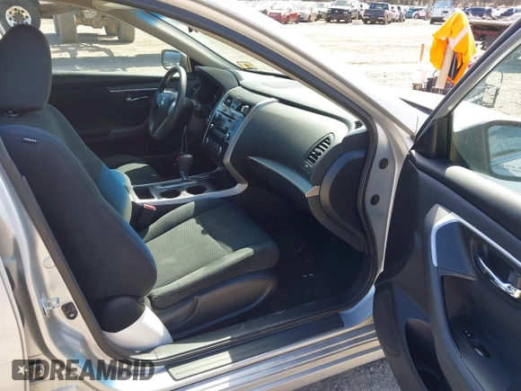 2015 Nissan Altima S with VIN 1N4AL3AP7FN305912, listed as a IAAI auction lot 41817752 with 177,052 mi miles and . Bid and sale history available at DreamBid. Image 5.