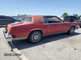 1981 Cadillac Eldorado z VIN 1G6AL5799BE630301, wystawiony jako Copart lot #55995155 z przebiegiem 49 072 mil mil oraz Tytuł czysty. Historia ofert i sprzedaży dostępna na DreamBid. Obrazek 3.