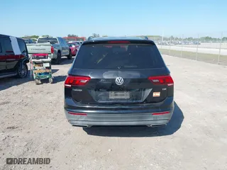 2018 Volkswagen Tiguan S with VIN 3VV1B7AX6JM036407, listed as a IAAI auction lot 41705021 with 84,171 mi miles. Bid and sale history available at carsss.com. Image 17.