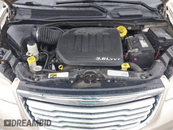 2014 Chrysler Town & Country Touring with VIN 2C4RC1BG2ER212233, listed as a IAAI auction lot 41836648 with 105,034 mi miles. Bid and sale history available at carsss.com. Image 10.