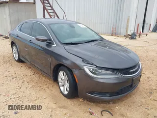 2016 Chrysler 200 Touring z VIN 1C3CCCFB2GN191968, wystawiony jako IAAI lot #41583190 z przebiegiem 178 232 mil mil oraz . Historia ofert i sprzedaży dostępna na DreamBid. Obrazek 1.