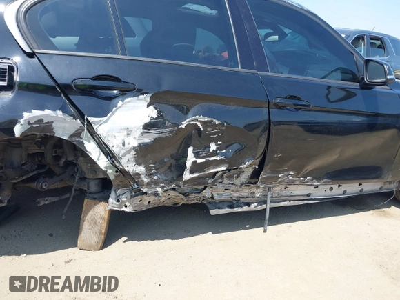 2013 BMW 3 Series 328i с VIN WBA3A5C50DF356589, выставлен на аукционе IAAI как лот 42093871 с пробегом Не указан миль и . История ставок и продаж доступна на DreamBid. Изображение 16.