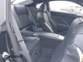 2025 Toyota 86 Premium z VIN JF1ZNBE11S9752297, wystawiony jako IAAI lot #41834817 z przebiegiem 984 mil mil oraz . Historia ofert i sprzedaży dostępna na DreamBid. Obrazek 8.
