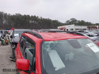 2016 Jeep Renegade Latitude with VIN ZACCJBBT0GPD91071, listed as a IAAI auction lot 41620076 with 94,972 mi miles. Bid and sale history available at carsss.com. Image 6.