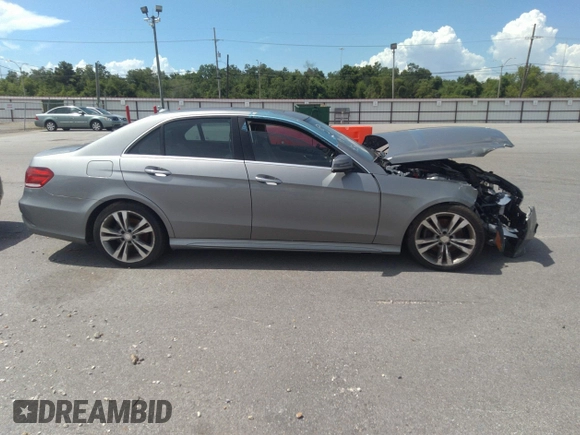 2014 Mercedes-Benz E 350 Sport z VIN WDDHF5KB2EA804546, wystawiony jako IAAI lot #42753310 z przebiegiem 182 861 mil mil oraz . Historia ofert i sprzedaży dostępna na DreamBid. Obrazek 13.