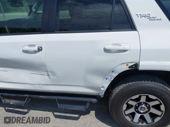 2021 Toyota 4Runner TRD Off Road Premium with VIN JTERU5JR5M5903979, listed as a IAAI auction lot 42268913 with 34,094 mi miles and . Bid and sale history available at DreamBid. Image 18.