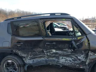 2017 Jeep Renegade Sport z VIN ZACCJBAB3HPG00961, wystawiony jako IAAI lot #41709631 z przebiegiem 90 765 mil mil oraz . Historia ofert i sprzedaży dostępna na DreamBid. Obrazek 6.