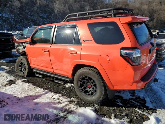 2023 Toyota 4Runner TRD Pro z VIN JTELU5JR6P6114504, wystawiony jako Copart lot #46501865 z przebiegiem 25 587 mil mil oraz Szkoda całkowita • Salvage title. Historia ofert i sprzedaży dostępna na DreamBid. Obrazek 2.
