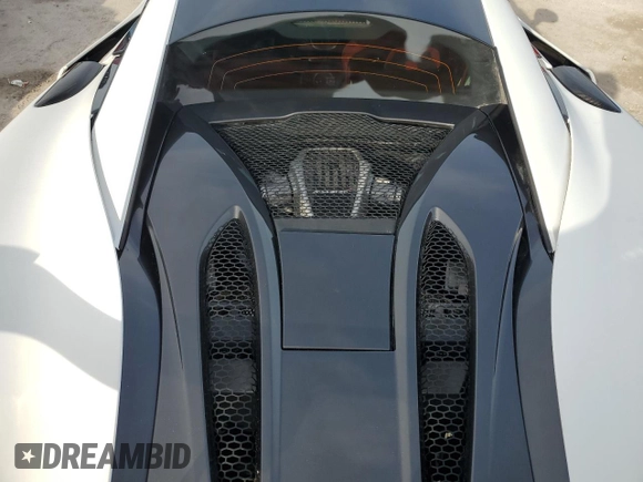 2017 McLaren 570S z VIN SBM13DAA8HW001701, wystawiony jako Copart lot #74225204 z przebiegiem Nie podano mil oraz Nie do naprawy • Non repairable. Historia ofert i sprzedaży dostępna na DreamBid. Obrazek 11.